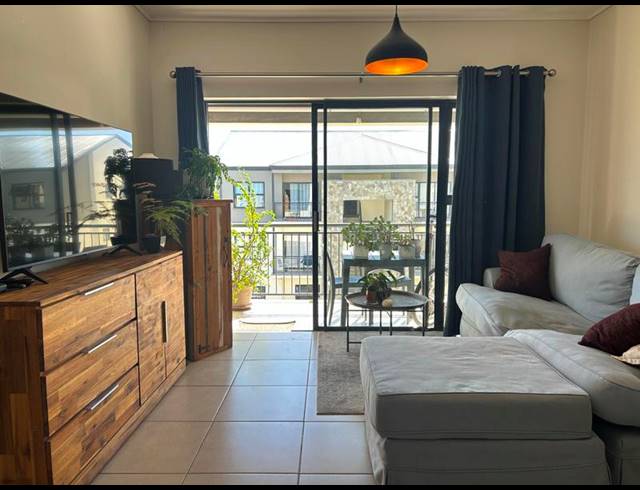 1 BEDROOM APARTMENT FOR SALE IN SANDOWN